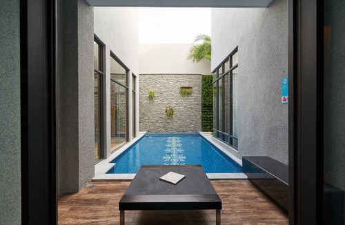 Nantun District Hotel | Villa ballet