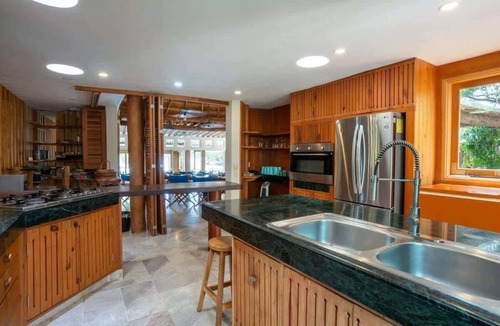 Zona Hotelera Villa | Villa Castillo | 8BR | Waterfront & Private Pool