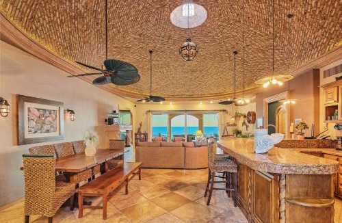 Sandy Beach Villa | Villa Catalina at Bella Sirena Private hot tub