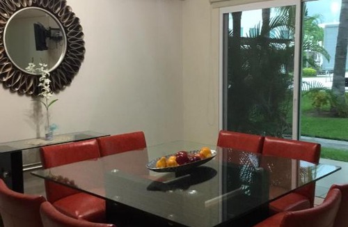 Granjas del Marques Villa | Villa en zona diamante