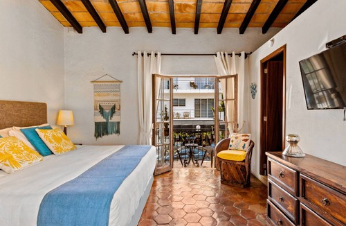 Romantic Zone Bed & Breakfast | Villa Lola - an Adults Only Bed & Breakfast