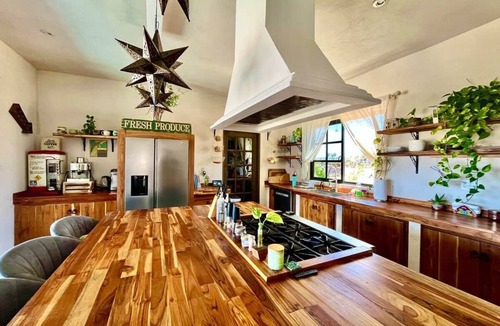 Cerritos Villa | Villa Luz Cerritos