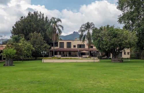 Santo Domingo Villa | Villa magica tepoztlan con alberca jacuzzi y padel