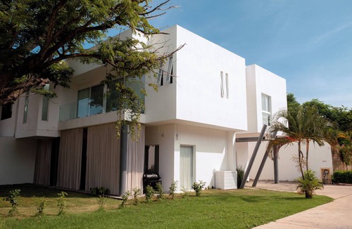 Area Militar de Vallarta Villa | Villa Sanmi - 4 bed/4bath, 2 Community Pools, Walk to Marina, Golf & Beach Club