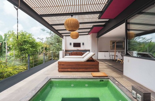 Agua Fria House | Villa with Jacuzzi in Valle de Bravo