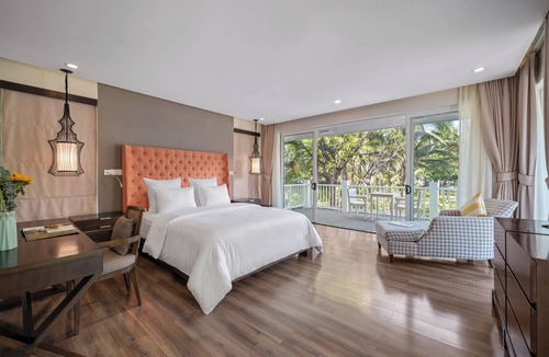 Ngu Hanh Son Villa | Village Premier 4BR Pool Villa 40m to Beach with Garden