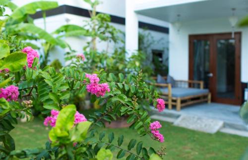 Cam An Villa | Vina Beach Pool Villas