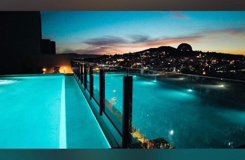 Guadalajara Apartment | Vista Vibes Modern Apt + Rooftop Pool in GDL