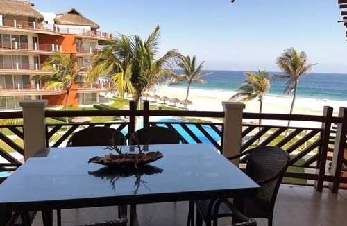 San Pedro Mixtepec Condo | Vivo Resorts Beachfront! 3bedroom in Playa Palmarito Puerto Escondido sleeps 6!
