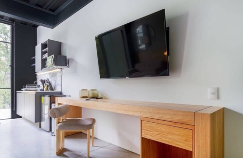 Colonia Roma Apartment | w* | Lively Loft w/Modern Deco in Roma Norte