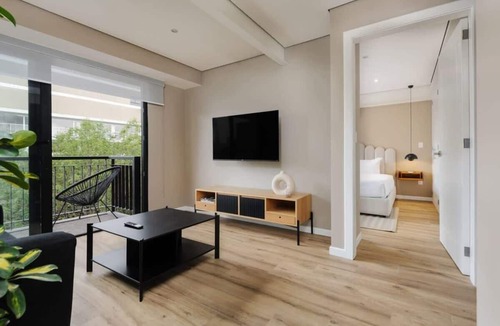 Hipodromo Apartment | w* | Vibrant 2BR with Balcony in Condesa