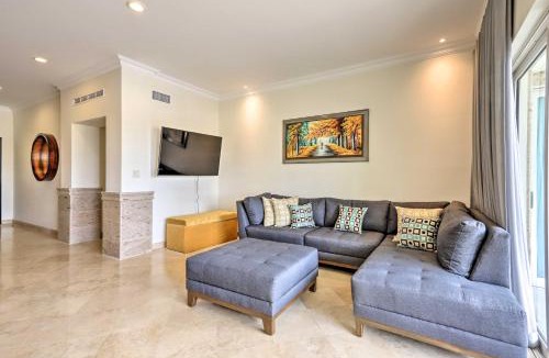 El Medano Ejidal House | Walk to Beach: Modern Cabo Condo w/Balcony!