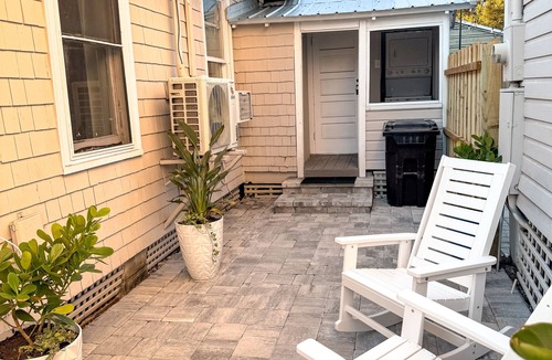 Downtown Historic District Cottage | Walk to Historic District, Pets OK, Free Parking, Porch, Laundry, and Patio