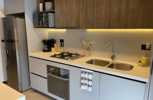 Providencia Apartment | Warm urban apartment in Colomos Providencia