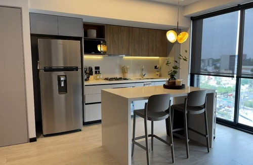 Providencia Apartment | Warm urban apartment in Colomos Providencia