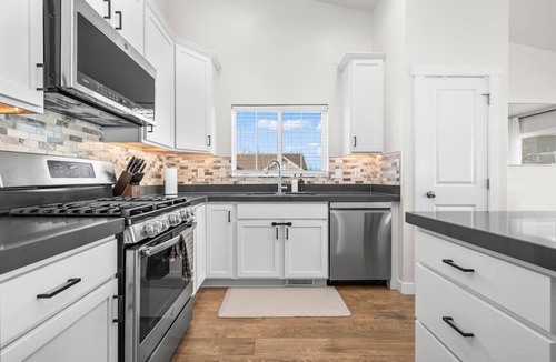 Sunset Heights House | Wasatch Ridge Retreat | Central | Fenced Backyard