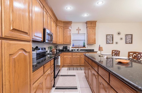 Arroyo City House | Waterfront 3-bedroom 3- bathroom house with fishing pier in Arroyo City