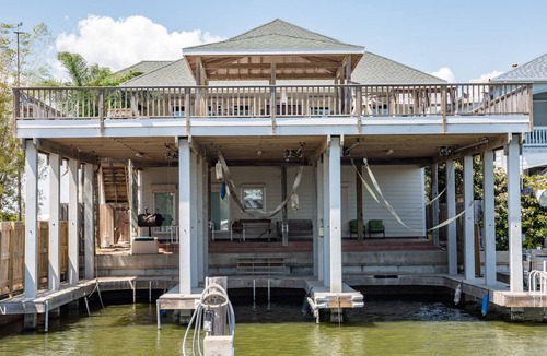 Port Mansfield House | Waterfront 4/3 House- 3 Piers / 3 Boat Slips/Lifts - Port Mansfield, Texas