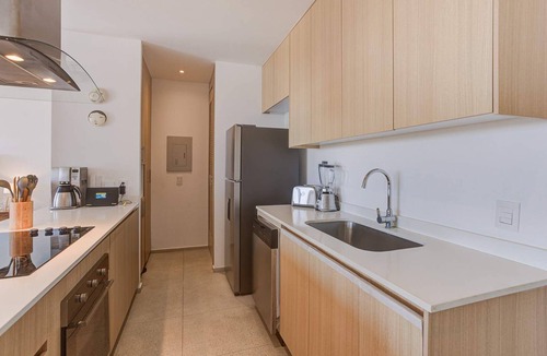 Flamingos Condo | Waterfront condo w/balcony & beach access