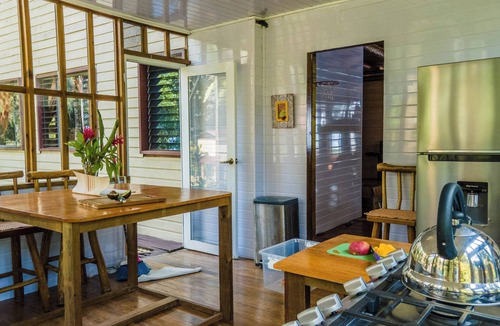 Livingston House | Waterfront Property With Spacious House With Dorm and Communal Kitchen Rio Dulce
