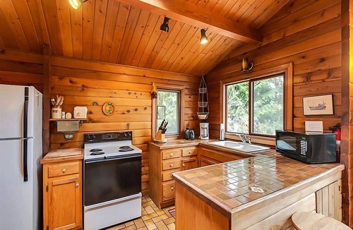 Sequim House | Waterfront, Rustic, Hot Tub, Pet-Friendly