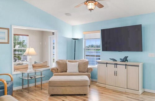 Welaka House | Waterfront St Johns River near springs with boat dock and water sports