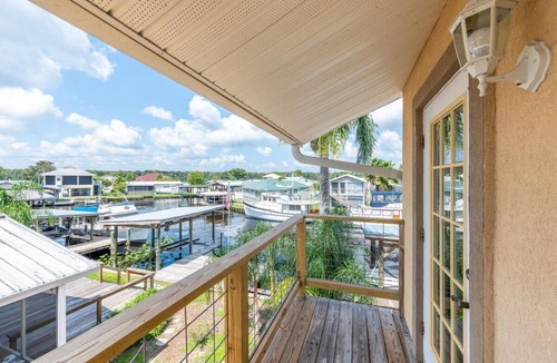 Welaka House | Waterfront St Johns River near springs with boat dock and water sports