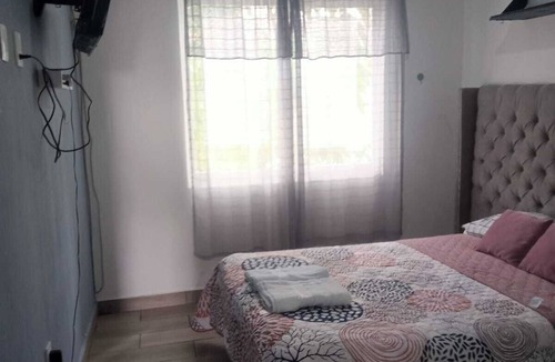 La Salle 2 House | Wendy's house (pets welcome)