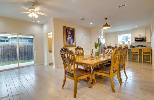 Brownsville House | WFH-Friendly Brownsville Home w/Private Patio