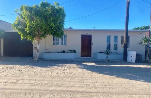 Guerrero Negro House | Whale House 🐋 🐳🐋 Separate entrance/private parking.