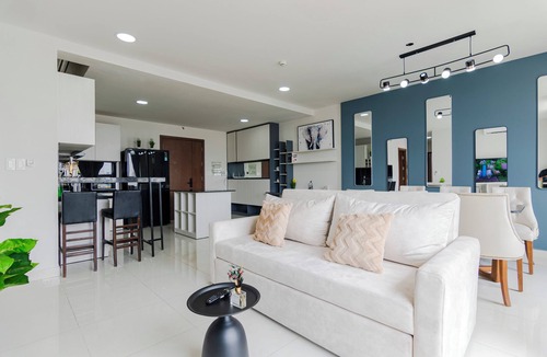 District 4 Apartment | White House/Luxury 3BR, District 4, Center city & modern style