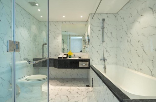 District 5 Hotel | Windsor Plaza Hotel