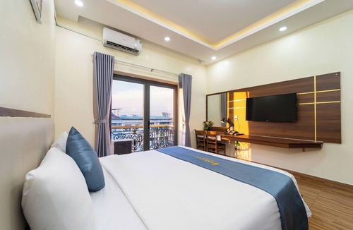 Linh Trung IEPZ Hotel | Winston Hotel Riverside