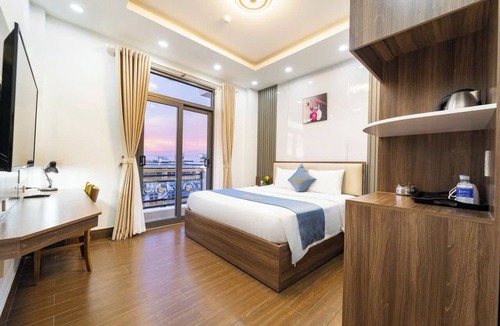 Linh Trung IEPZ Hotel | Winston Hotel Riverside