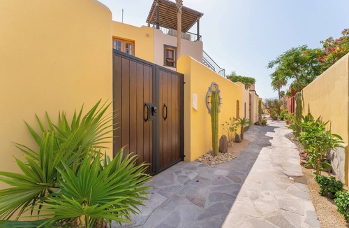 Nopolo House | Wonderful 2bedrooms Home, Golf course view