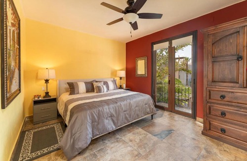 Nopolo House | Wonderful home next to the community pool