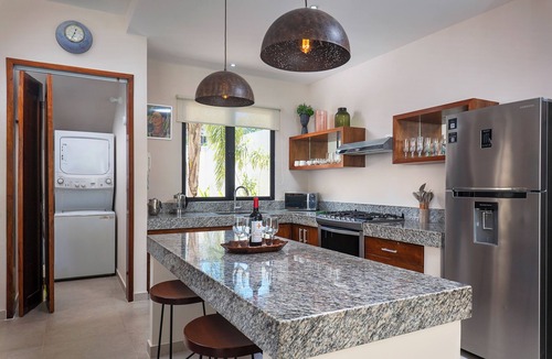 La Veleta Villa | Wonderful Tropical Home 3BR, Garden, Heated Pool