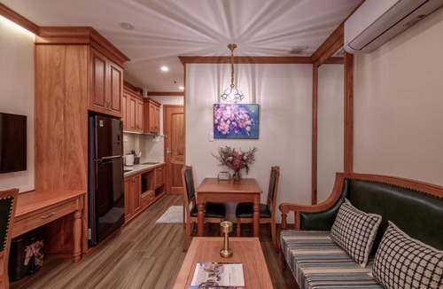Phuong 6 Apartment | Woody House Premier