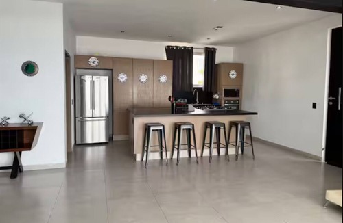 Chantepec Apartment | Work with a view of the lake, surrounded by natural attractions.