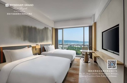 Linwei Qu Hotel | Wyndham Grand Plaza High-Tech Weinan