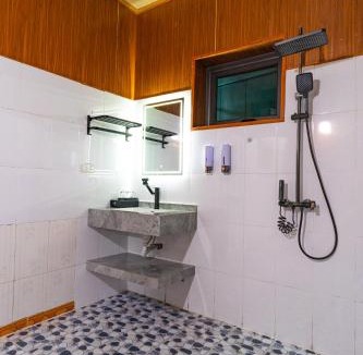 Hoa Lu House | Xuân Bách Family Hotel