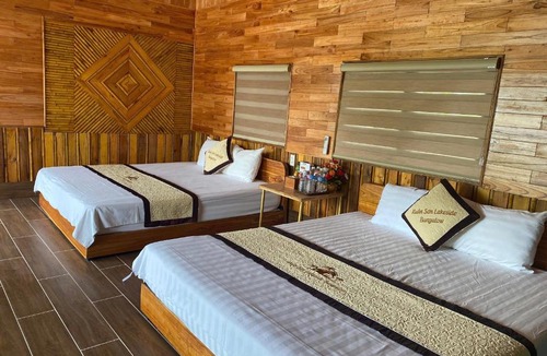 Hoa Lu House | Xuan Son Lakeside Bungalow