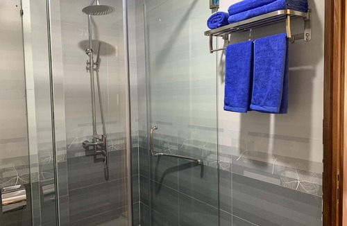 Cong Vi Hotel | Y PLACE Guest House
