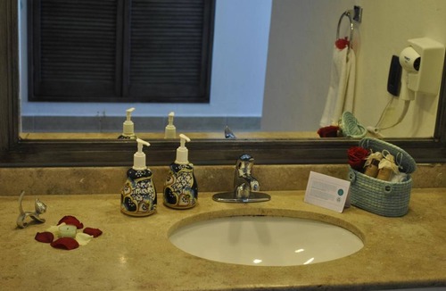 Zona Hotelera Norte House | Your Relaxing Getaway Awaits! Free Parking, Beach Access, Near Cozumel Museum