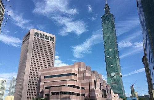 Xinyi Apartment | yourcity 台北101 和 大巨dome旁邊 大空間睡8人