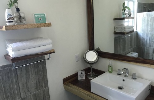 Alfredo V. Bonfil Bed & Breakfast | YurInn