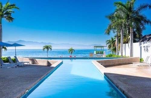 La Cruz de Huanacaxtle Apartment | Zantamar Penthouse 603B, right on the beach
