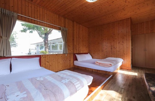 Baihe Bed & Breakfast | Zhang Yi Ya Zhu Homestay
