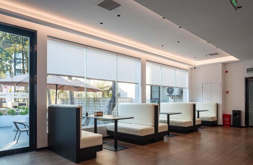 Wulingyuan Hotel | Zhangjiajie J&M Hotel-New Hotel,ExclusiveLocation,Free Drop off Service to East Gate forest park,Free Self-Service Laundry & Drying,Attraction Tickets Serivce in advance