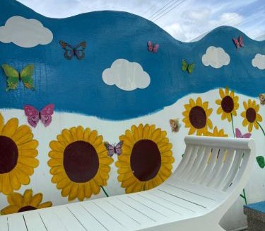 Zhiben House | Zhiben Sunflower Bed and Breakfast